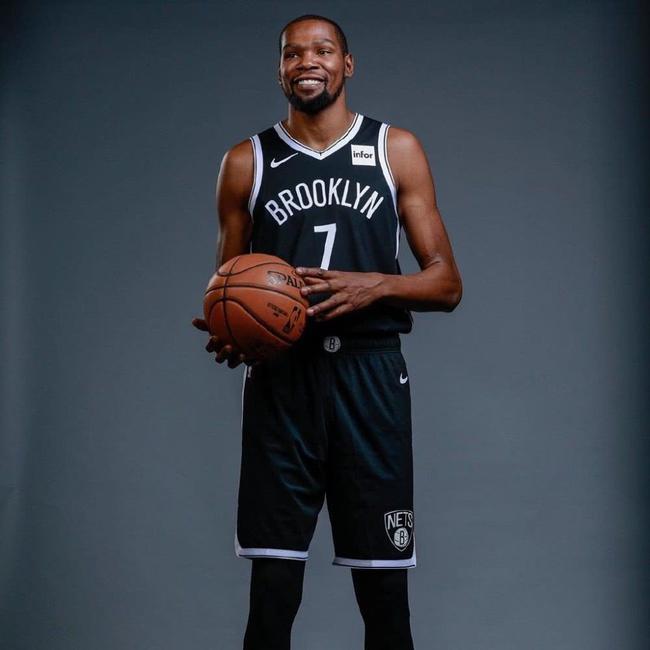 夏窗转会标王坑惨米兰：3700万先生低效，缺乏9号问题更严重了