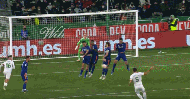 欧冠1／8决赛开球时间：皇马vs马竞3月5日凌晨4：00开打