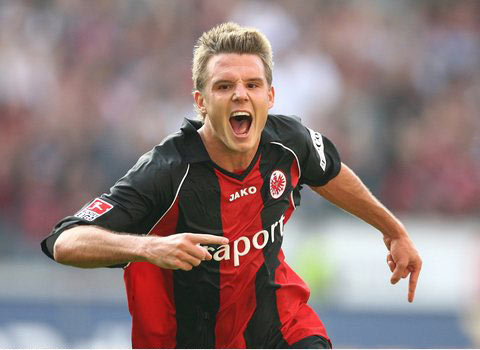 更加凸显了 更加凸显了